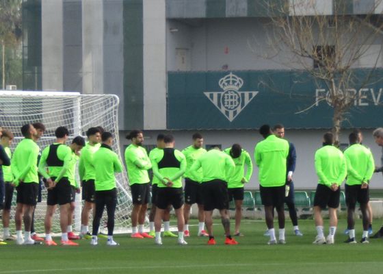 La charla de Pellegrini, el regreso de Fornals y avances significativos con William Carvalho y Bellerín
