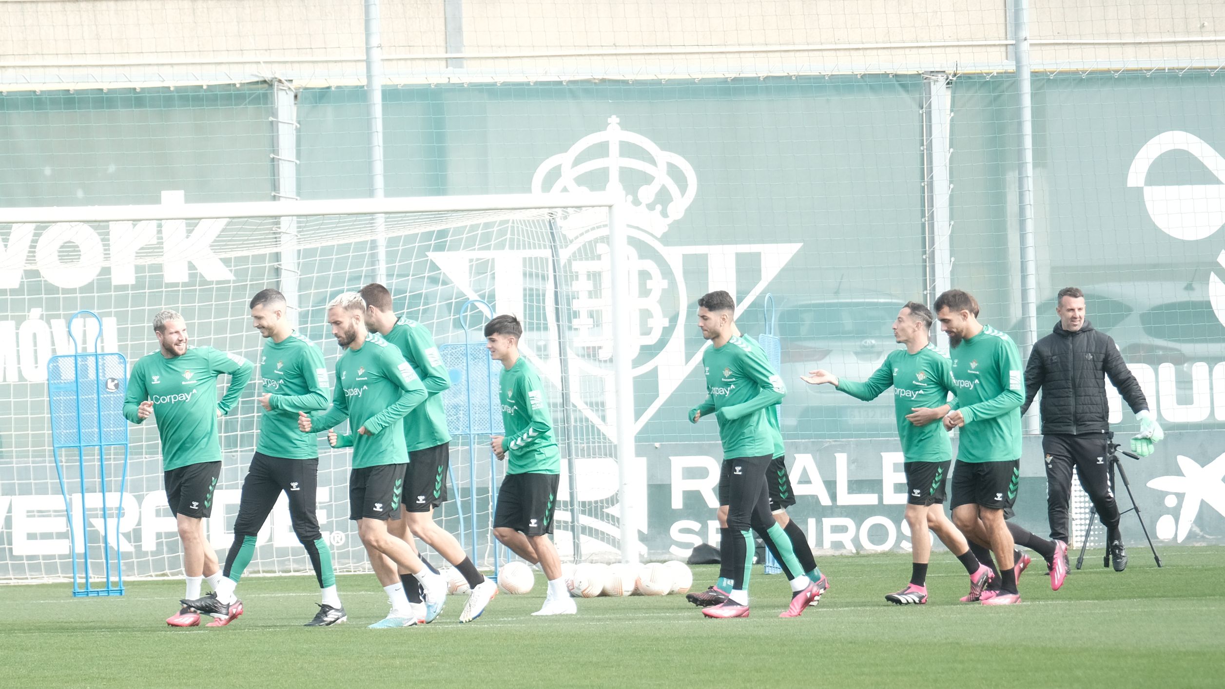 Entre el duelo y la reflexión en el Betis, alguien tira de orgullo: "Hasta el final voy a creer en ti"