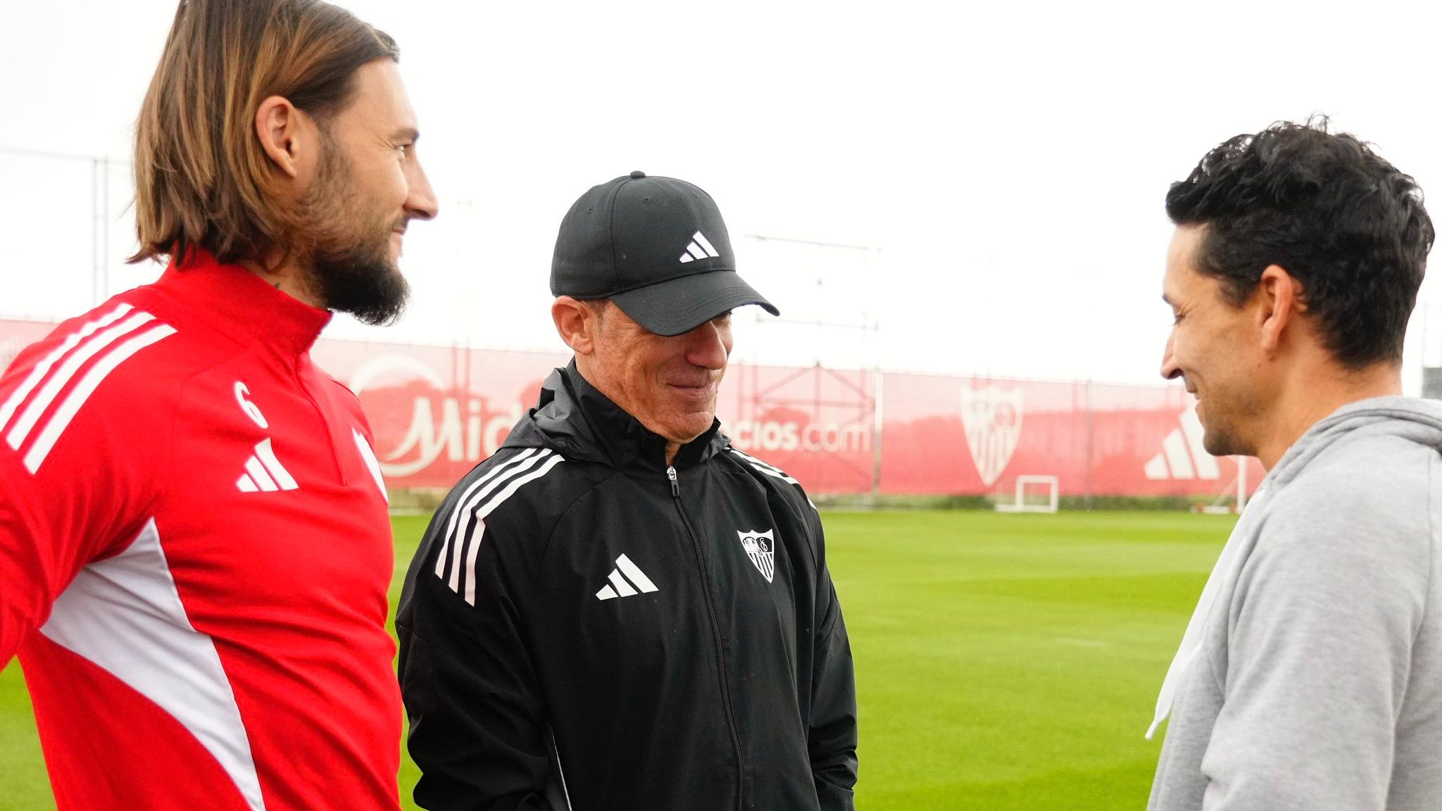 La pasional arenga de Jesús Navas al equipo y a la afición del Sevilla: "Bendita locura" 