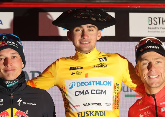 La Itzulia corona a Seixas, sirve de aviso a Pogacar y despide a Pello Bilbao