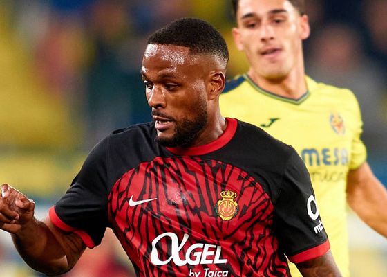 Cyle Larin ya se centra en su fichaje
