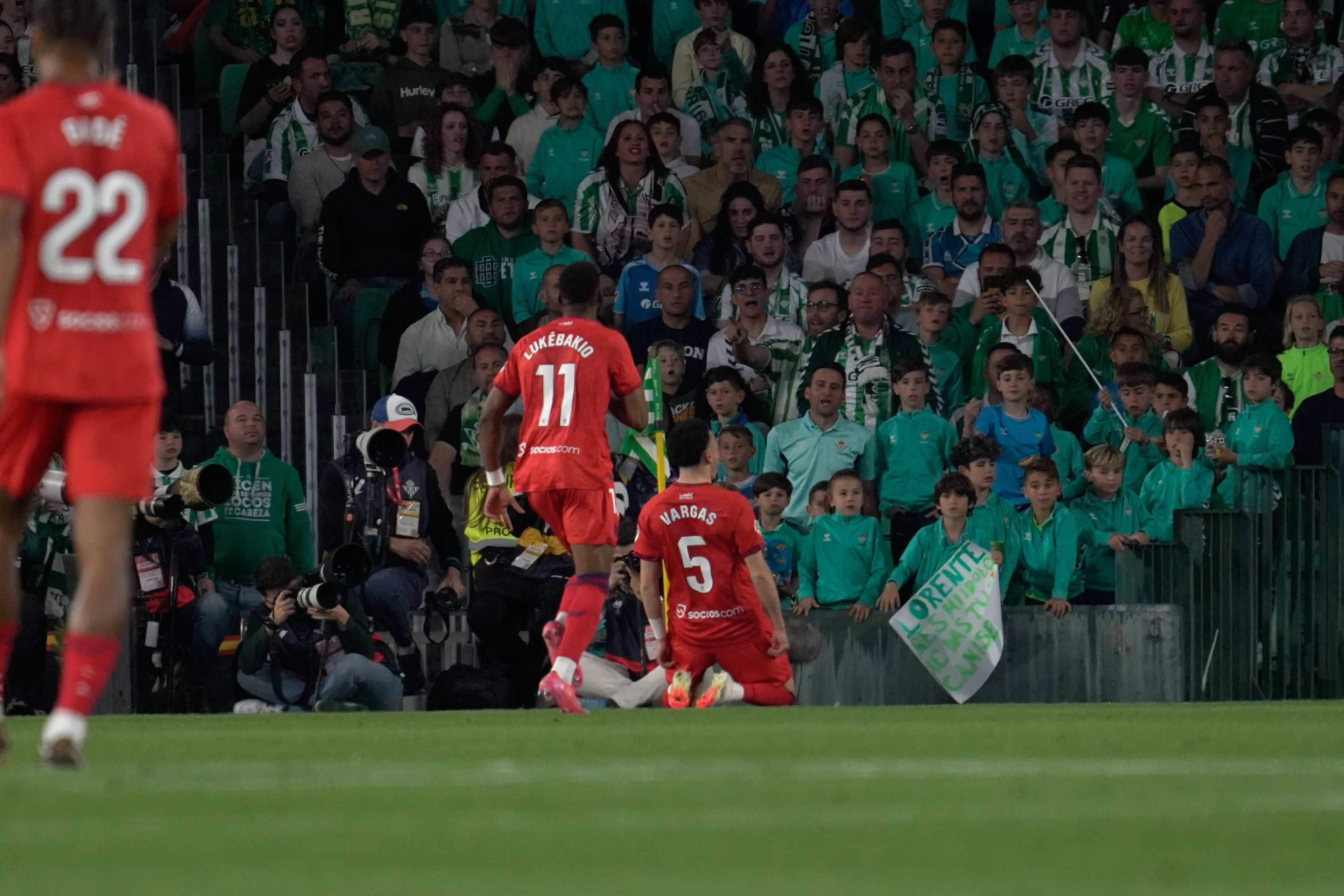 La afición del Sevilla prioriza el derbi ante el Betis