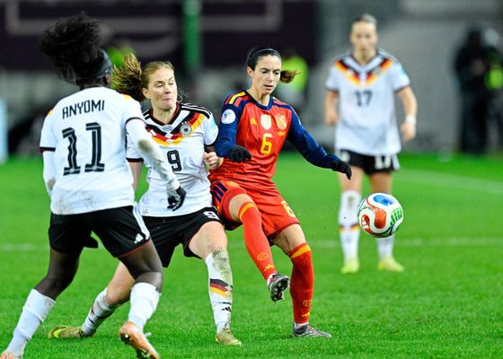 Aitana Bonmatí sufre una fractura de peroné y se pierde la vuelta de la final contra Alemania