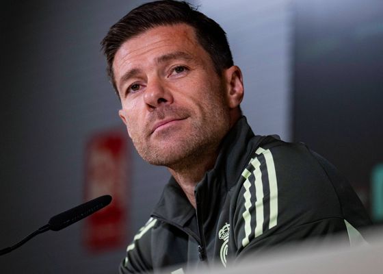 Xabi Alonso comparte su visión sobre el camino a la élite y su "envidia sana" hacia los jugadores