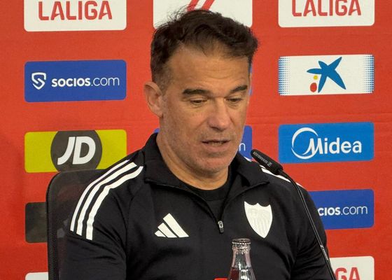 García Plaza quiere "un infierno" en el Sánchez-Pizjuán y lanza una predicción: "Vamos a salvarnos, pero sufriendo"