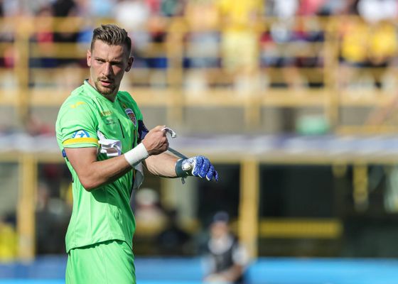 Radu, todavía lesionado, convocado por Rumanía