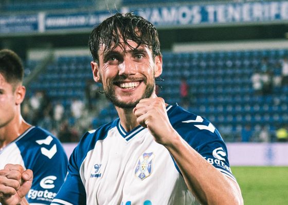 Contactos para cerrar a Álex Corredera