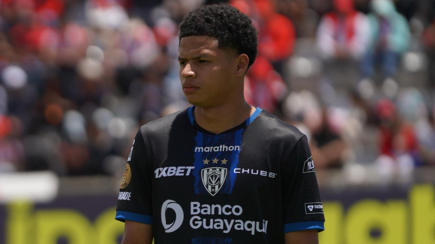 Drama absoluto con Patrik Mercado: se confirma la gravísima lesión del flamante fichaje del Sevilla FC 
