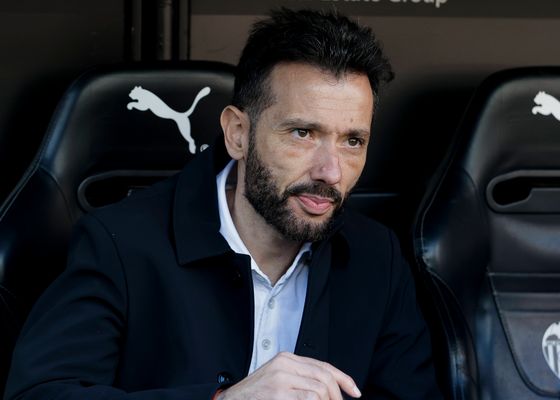 Corberán confirma la baja de dos titulares para visitar al Sevilla y aclara el estado de Renzo Saravia, que podría debutar 