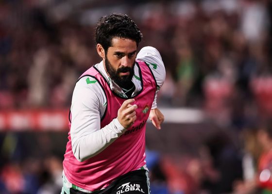 Isco regresa cinco meses después a La Cartuja