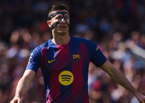 Un exbarcelonista tiene la llave de la continuidad de Lewandowski en el Barcelona