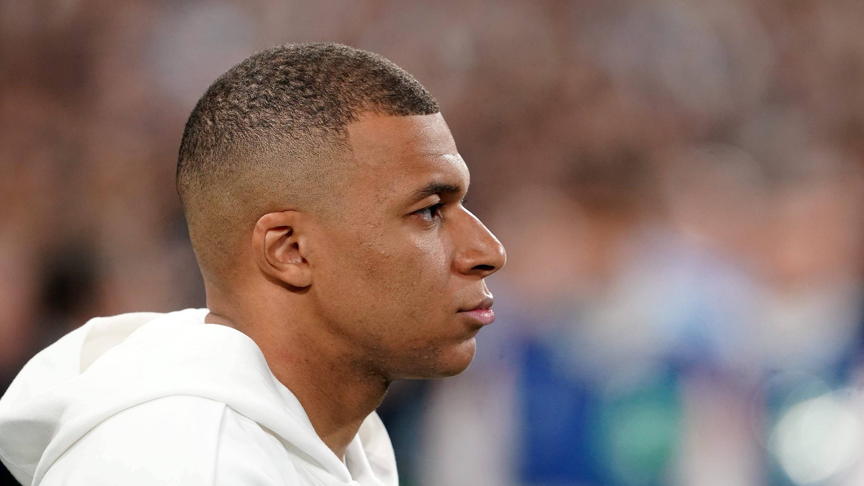 Mbappé se posiciona con Xabi Alonso
