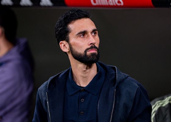 Arbeloa confía pese a la derrota: “Después de perder todo se ve negro, pero seguimos vivos”