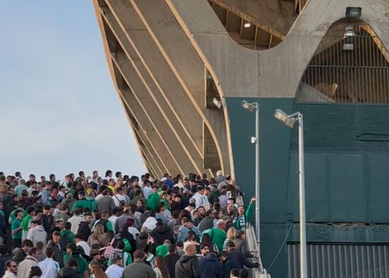 Revuelo a las afueras del Villamarín: puertas colapsadas con el partido del Betis empezado
