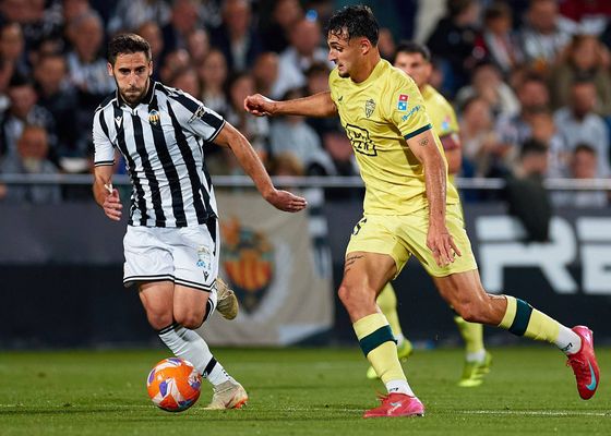 Castellón 4-1 Almería: Castalia solo tuvo un color