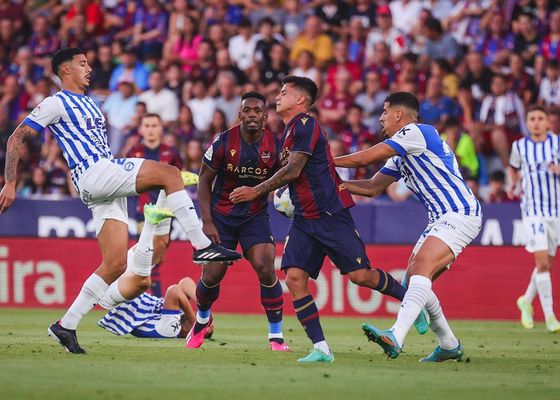 Alineaciones Alavés-Levante: alineaciones confirmadas de Alavés y Levante en el partido de hoy de La Liga EA Sports