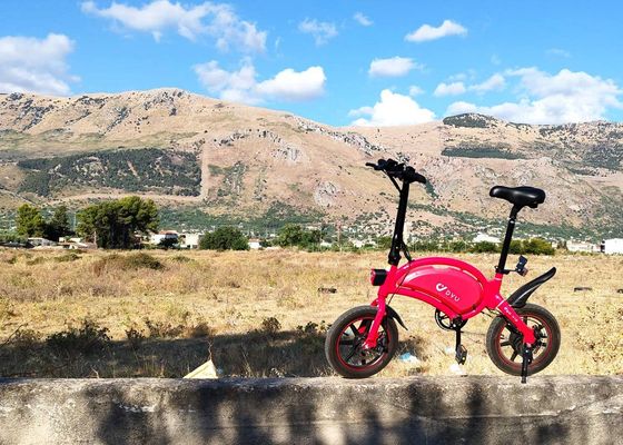 La bicicleta eléctrica plegable que puede librarte de más de un atasco