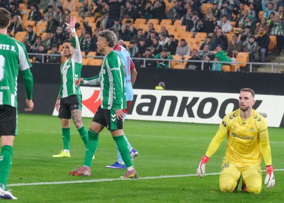 Pau López y la competencia en la meta del Betis: "Hay que asumirlo"