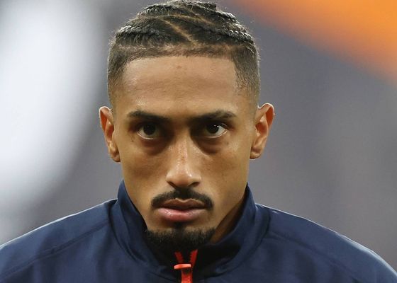 Raphinha explota en redes sociales y responde con cifras tras quedar fuera del once ideal de FIFPro