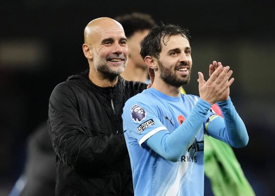 Guardiola, claro con Bernardo Silva: "Si se queda, estaré encantado y feliz"