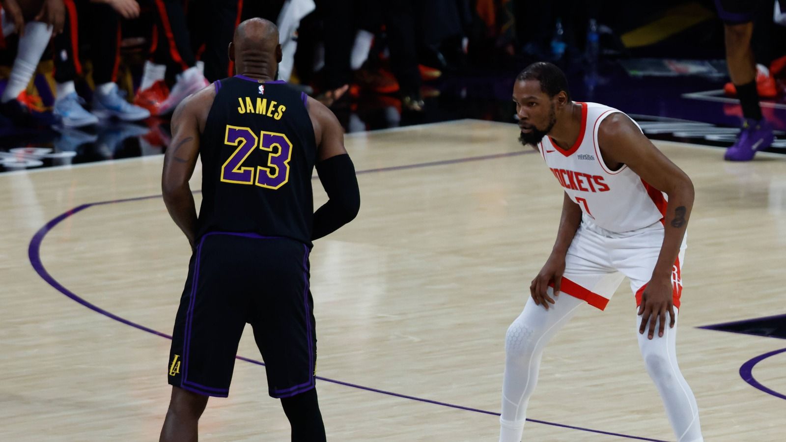 LeBron James pone la directa y deja a Kevin Durant al borde de las vacaciones