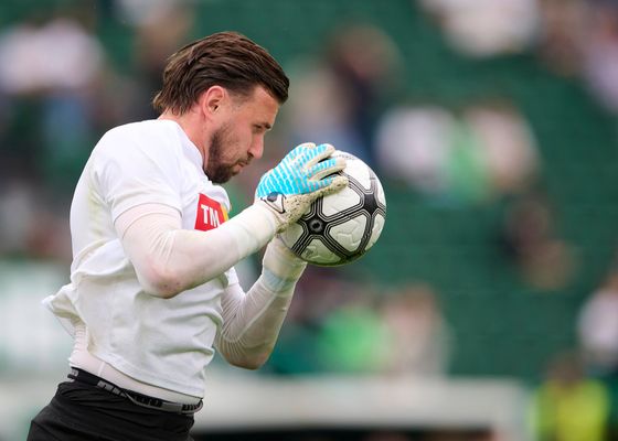 Dimitrievski se gana la renovación hablando en el campo: supera a Agirrezabala en todo 