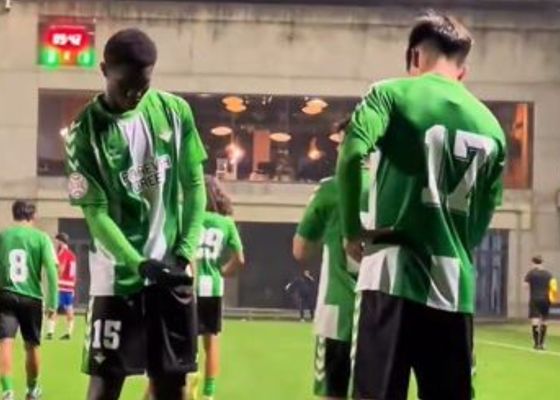 Real Betis 5-3 Granada CF: Emmanuel y Morante capean el temporal; el miedo, para el Real Madrid 