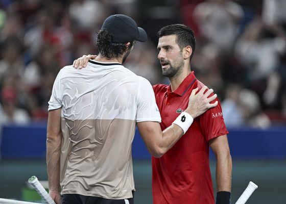 La impactante petición de Vacherot a Djokovic tras derrotarle en Shanghái