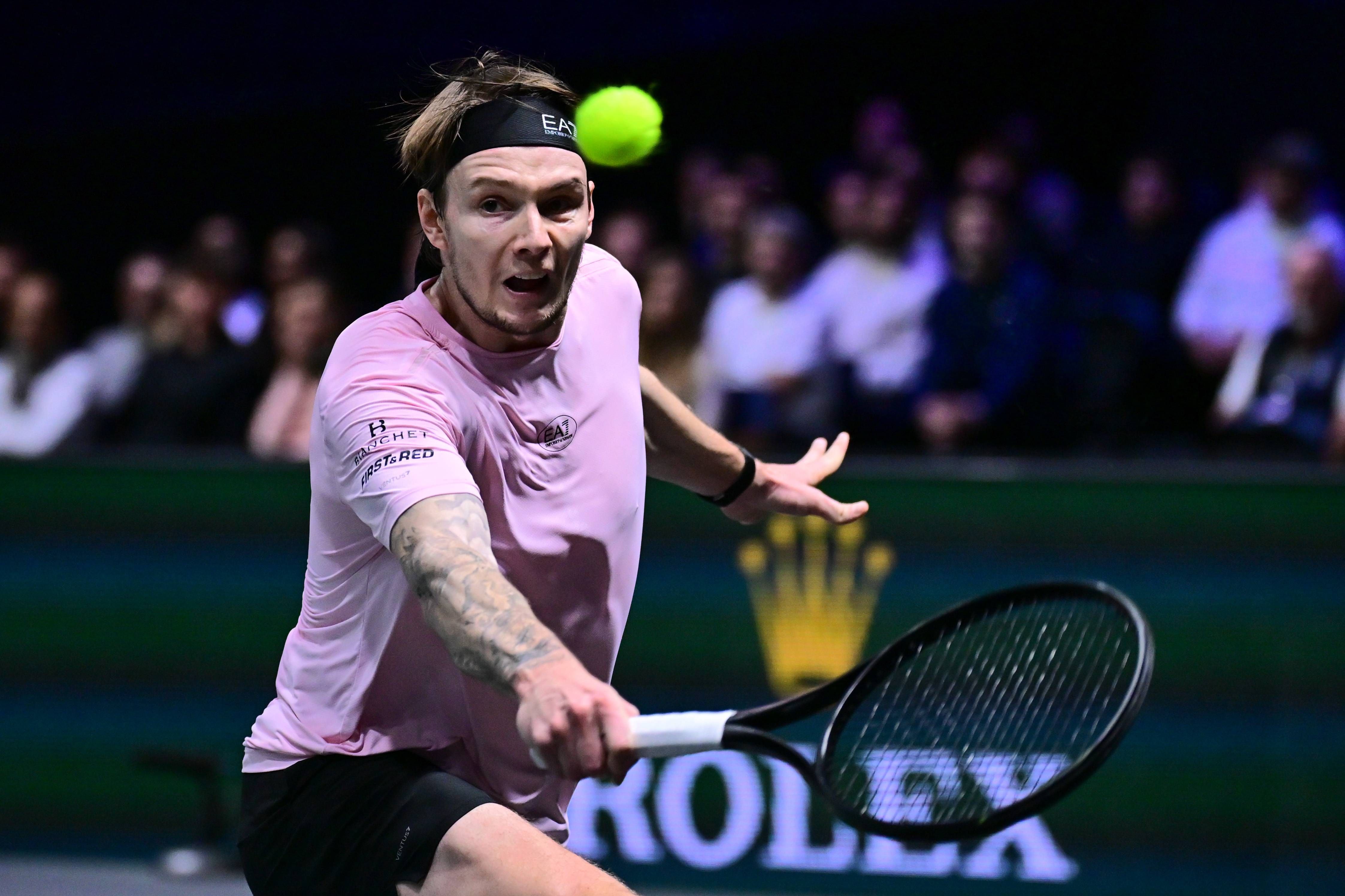 El enemigo público del Masters 1000 de París se carga a otro top 10 y ya está en cuartos