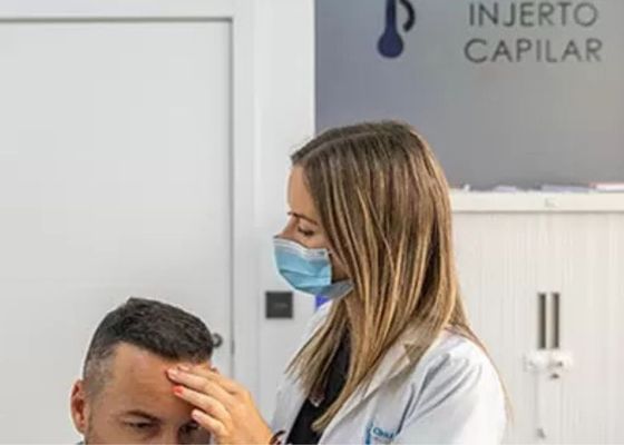 Clínica Capilar Frontela: expansión, prestigio médico y listas de espera récord en España