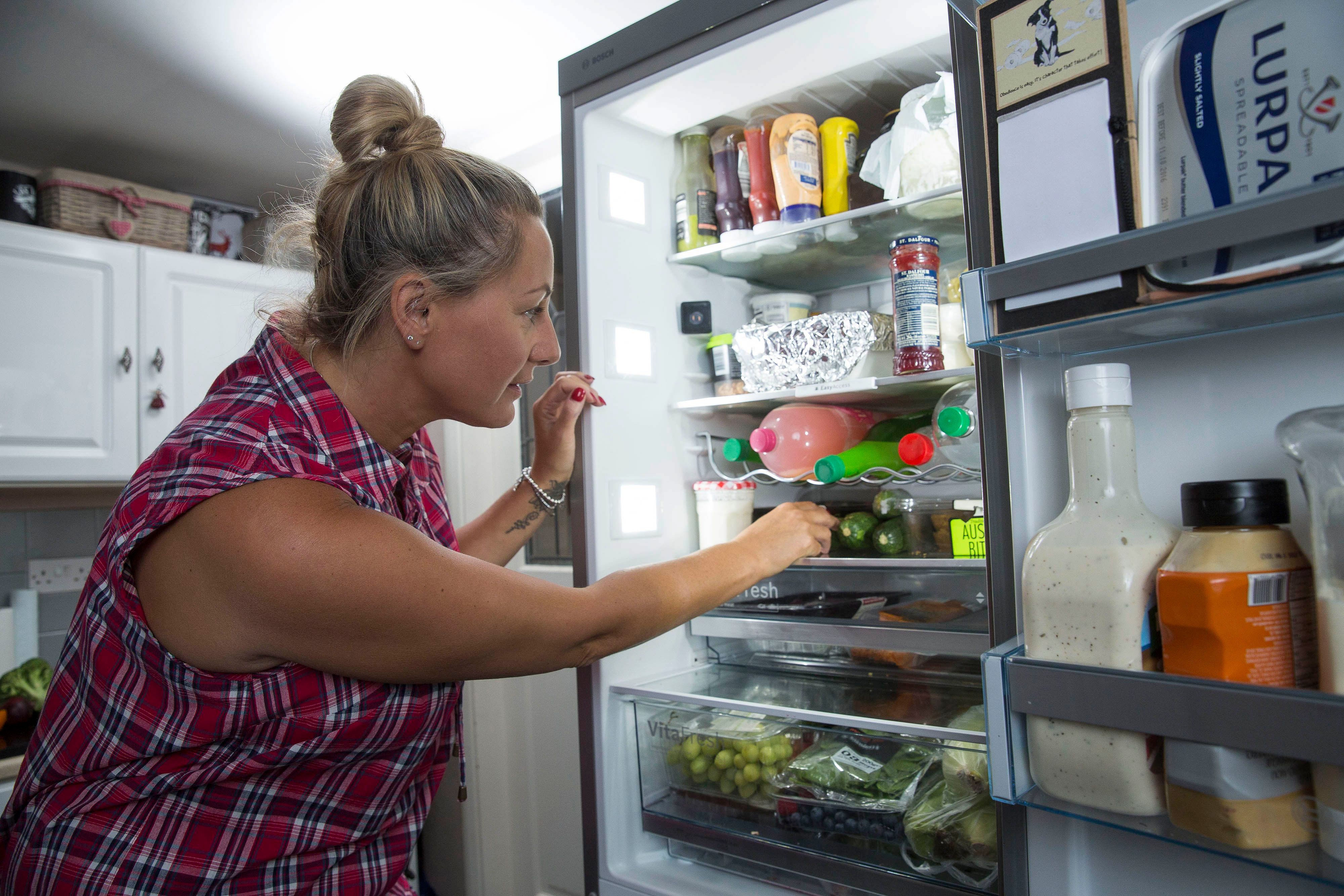 La comida que siempre tiras y no sabías que se puede congelar