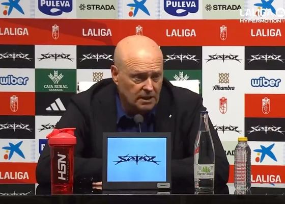 Pepe Mel explota: "Me encargaré de meterles el dedo en..."