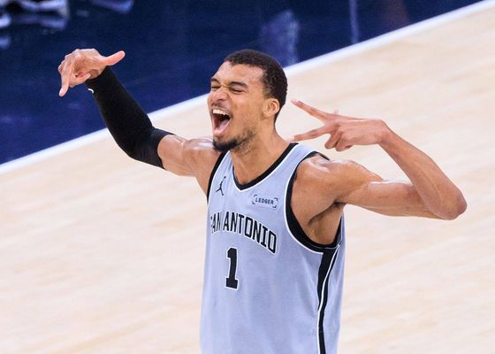 Victor Wembanyama no tiene piedad y deja temblando al vigente campeón de la NBA
