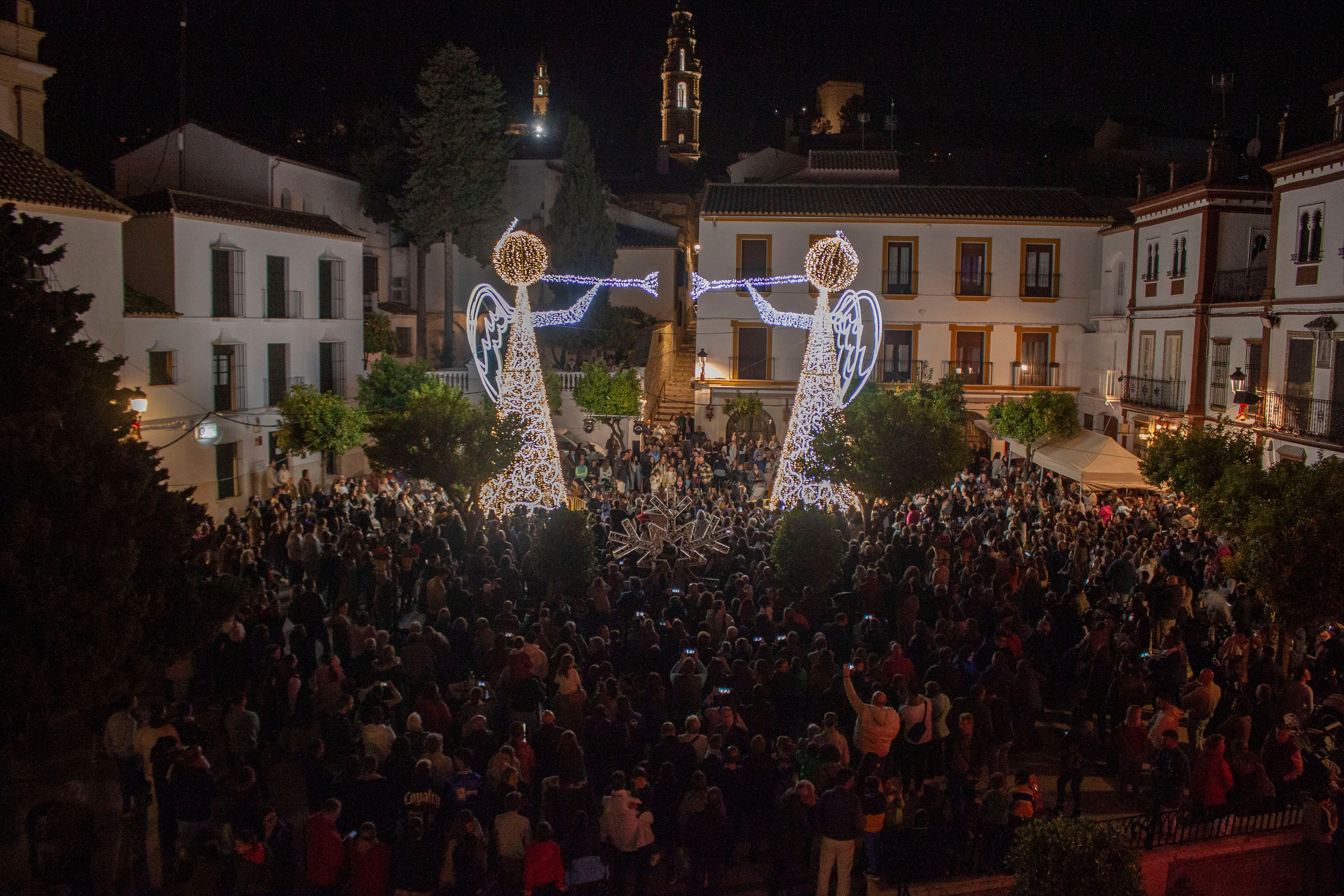 Un pueblo de Sevilla adelanta a Vigo y es la primera de España en encender las luces de Navidad