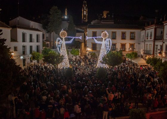 Un pueblo de Sevilla adelanta a Vigo y es la primera de España en encender las luces de Navidad