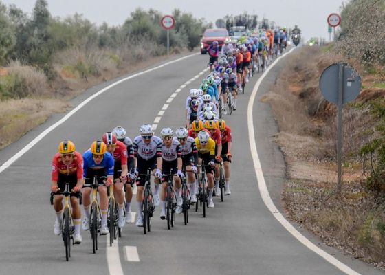 La Vuelta a Andalucía 2025 no gana para sustos