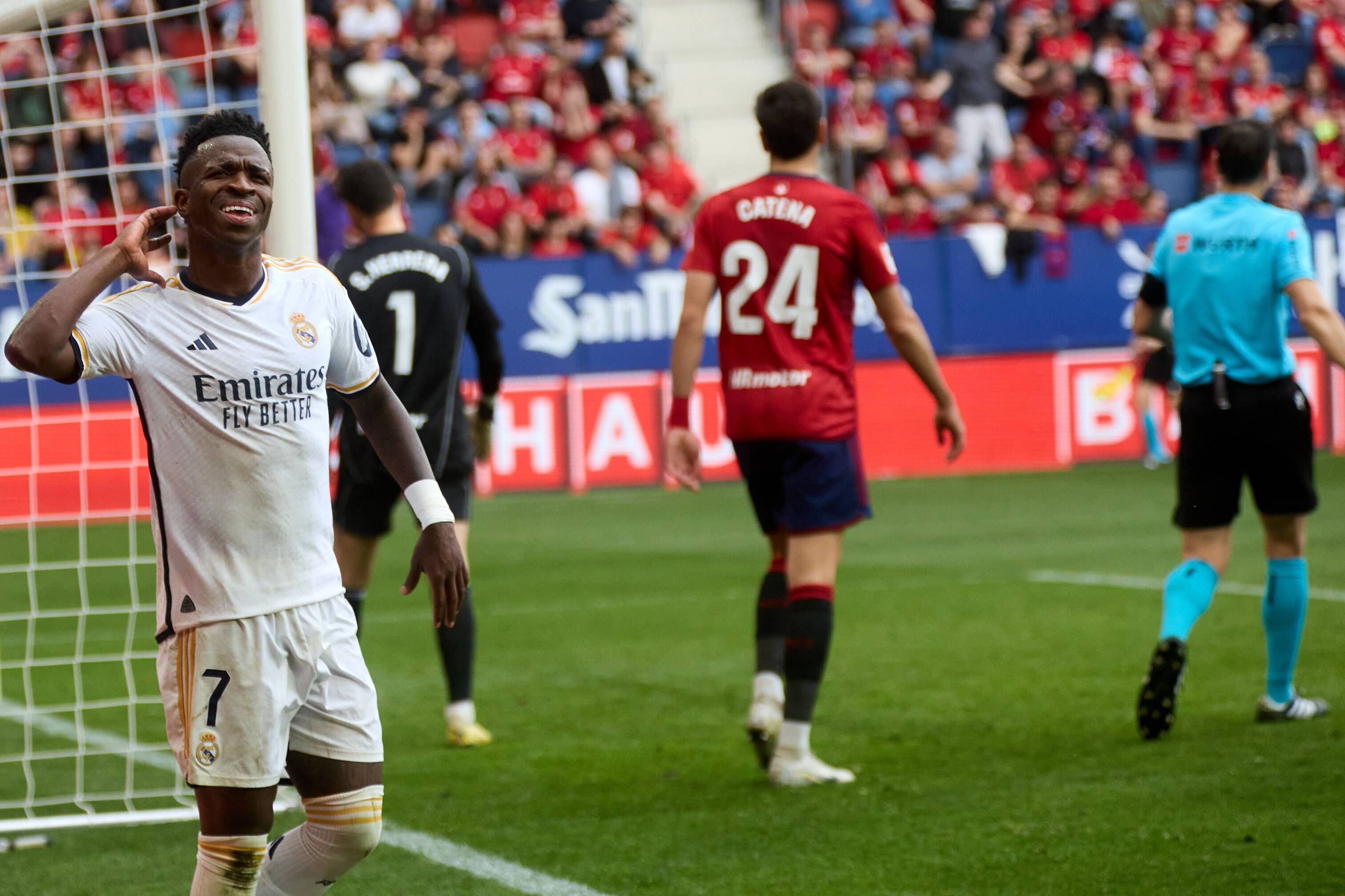 Osasuna 2-4 Real Madrid: Estampida en Navarra