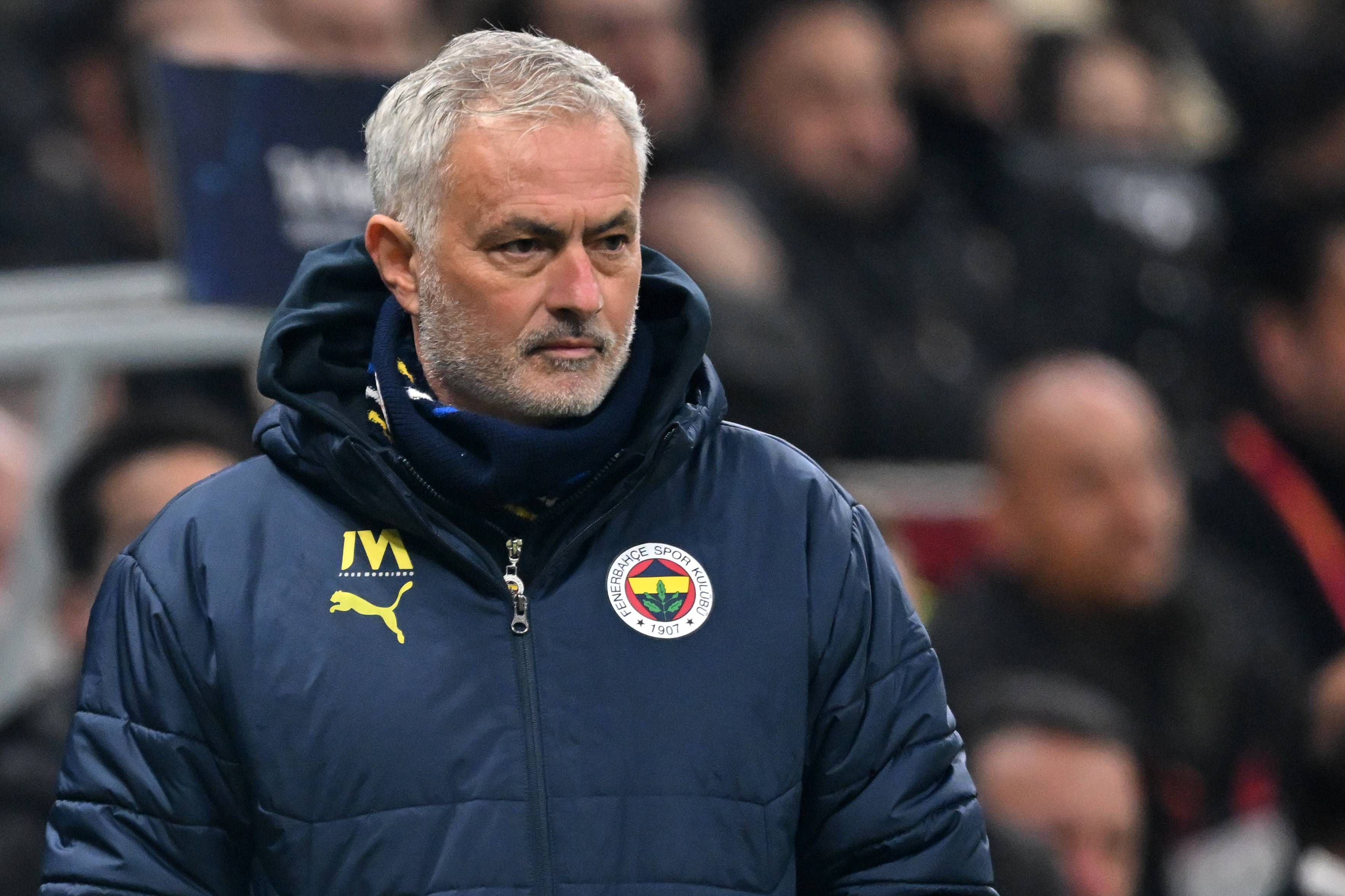 Mourinho, en el foco: su etapa en el Fenerbahçe bajo revisión de la UEFA