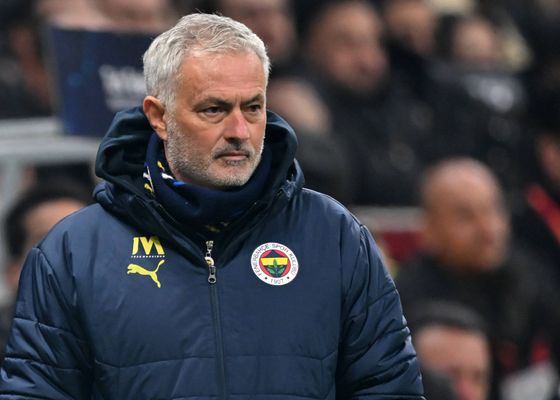 Mourinho, en el foco: su etapa en el Fenerbahçe bajo revisión de la UEFA