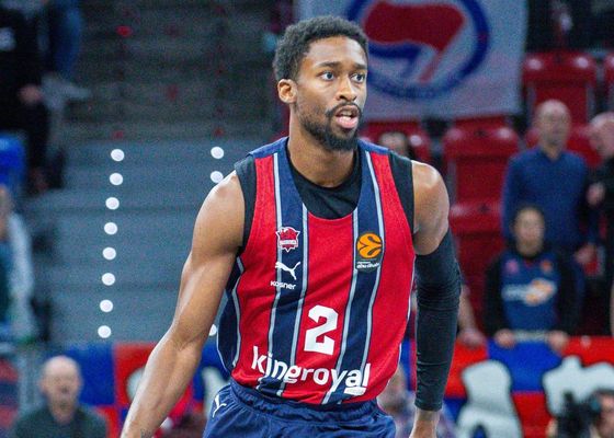 Paolo Galbiati celebra la decisión de Baskonia con Kobi Simmons: "Estoy muy contento de que termine la temporada con nosotros"