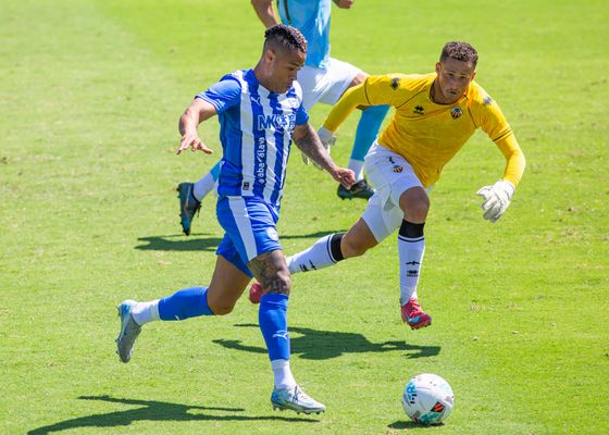 El Alavés ultima su delantera: dos años para Mariano y una salida para Villalibre
