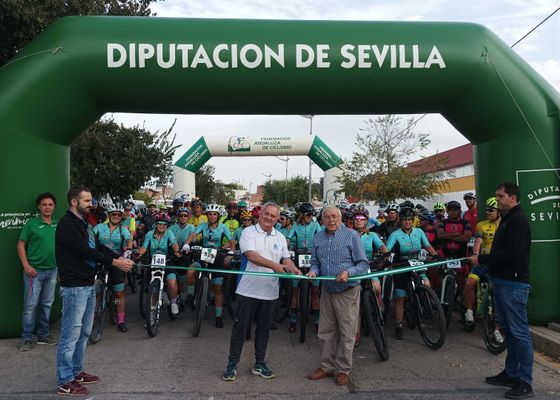 Casi 300 participantes en la VI Marcha Cicloturista Popular Ruta del Agua