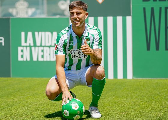 Así paga el Betis sus fichajes, según el Racing de Ferrol