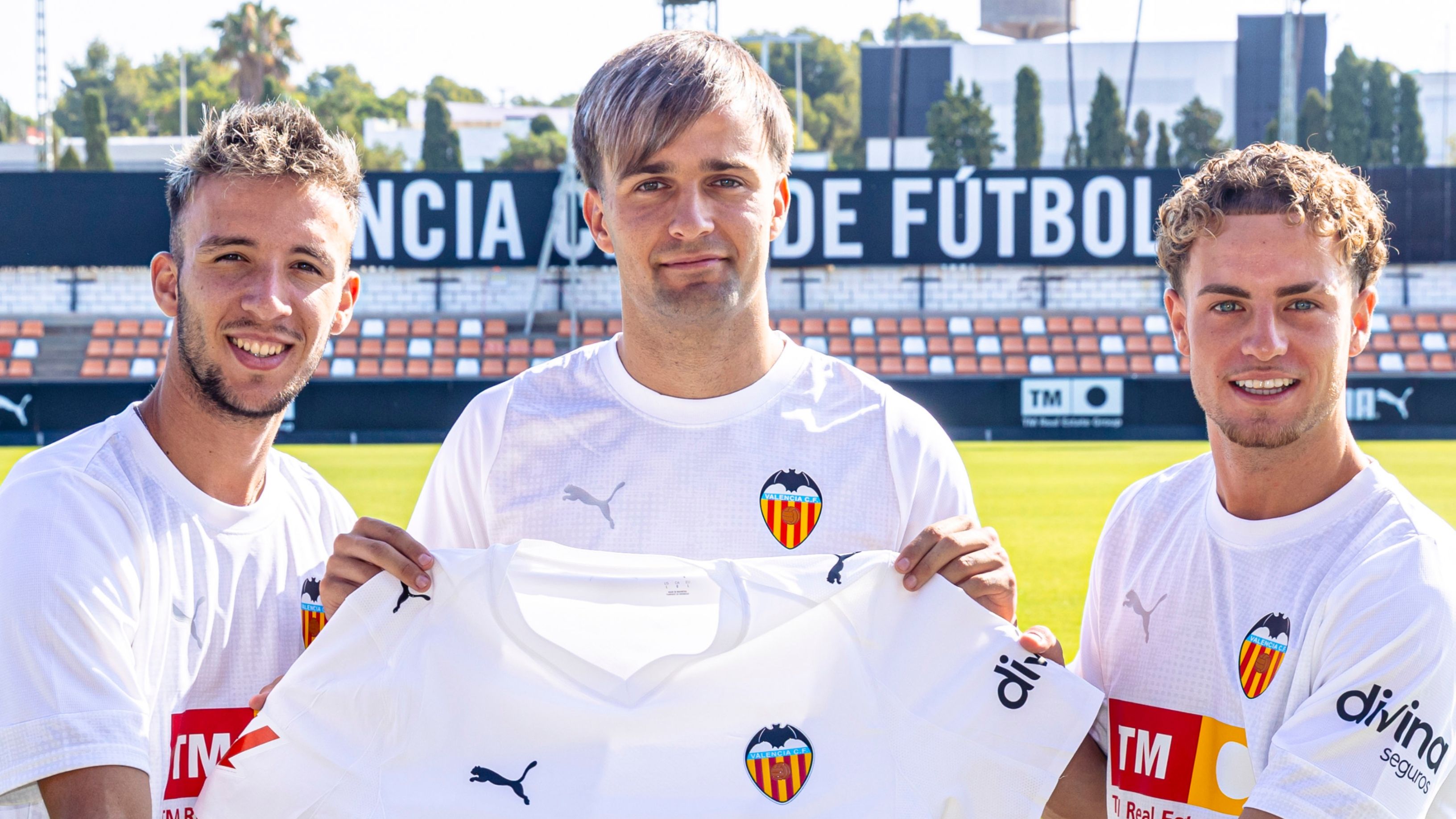 El Valencia mueve ficha por su delantero de futuro: contactos para retener a Mario Domínguez 