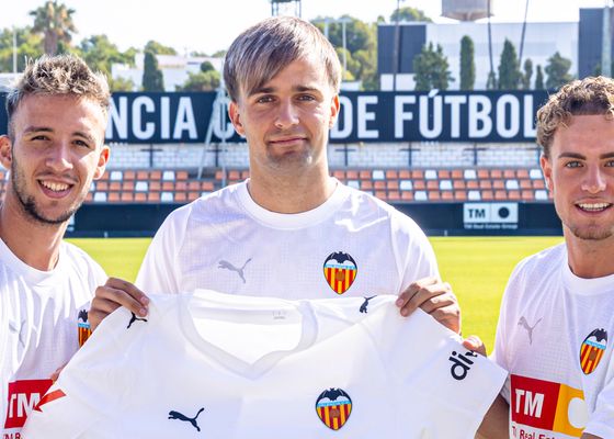 El Valencia mueve ficha por su delantero de futuro: contactos para retener a Mario Domínguez 