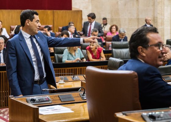 El Betis y la Conference 'incendian' el Parlamento de Andalucía