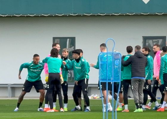 Adrián San Miguel protagoniza la sesión antes de la batalla del Bernabéu