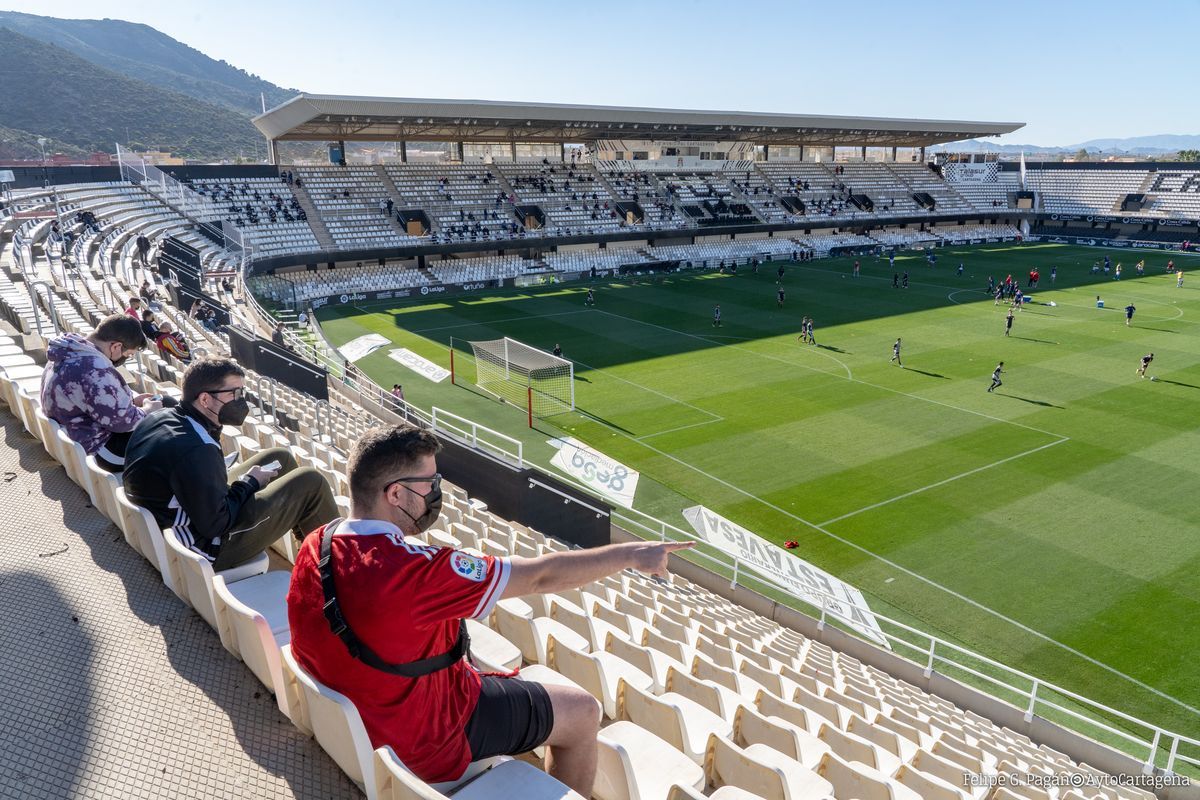 Cómo y donde ver el Cartagena - Granada por TV y online: mostrar otra cara fuera de casa