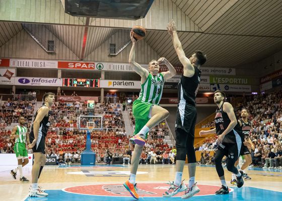 79-90: Contundente remontada de un Betis Baloncesto que acaricia el objetivo