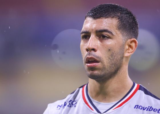 Erik Lira entra en la agenda del Girona para reforzar el centro del campo